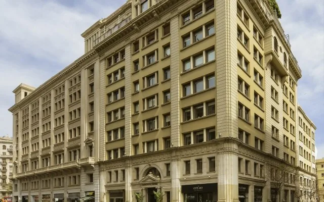 نمای ساختمان هتل Grand Hotel Central Barcelona
