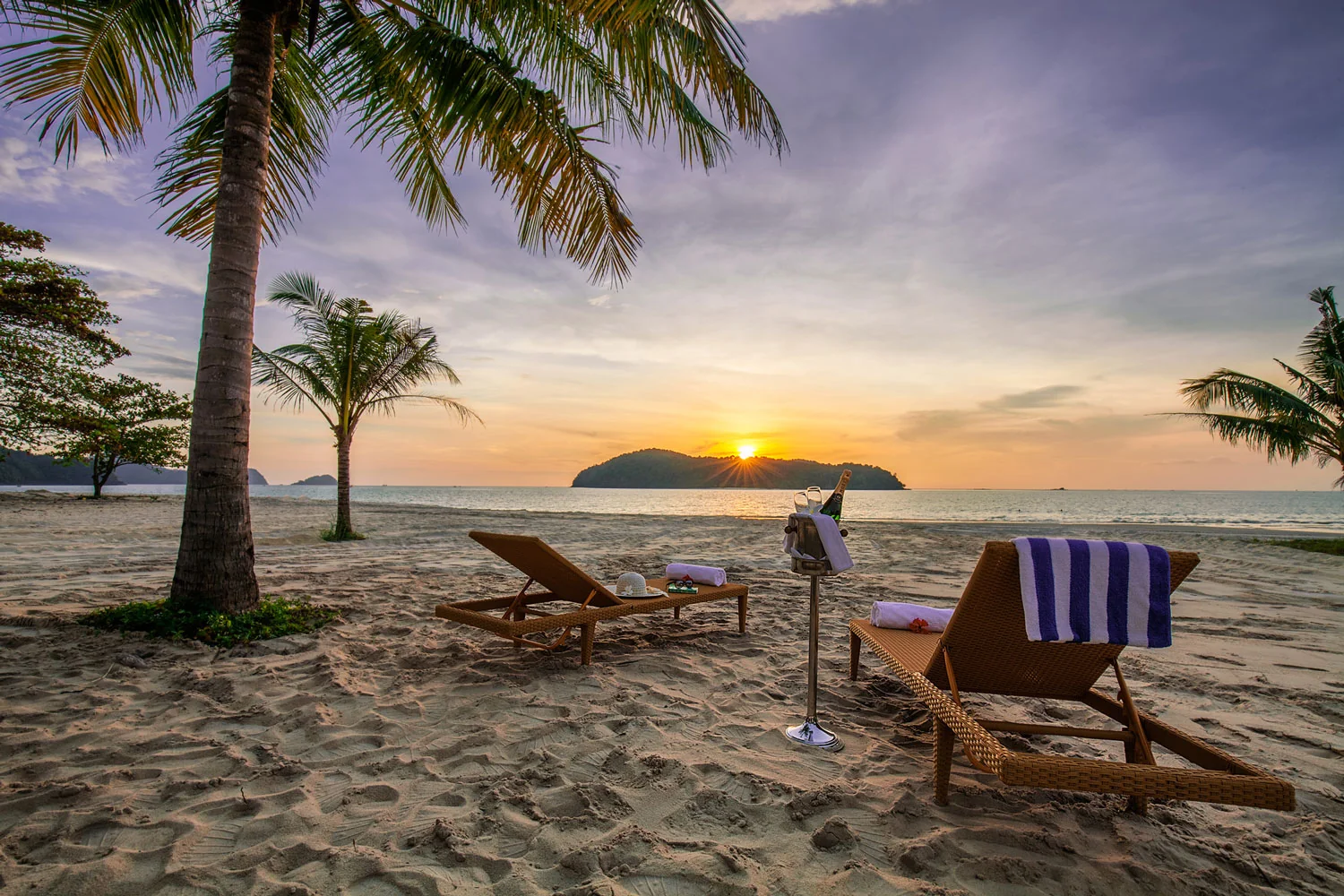 نمای ساختمان هتل Camar Resort Langkawi