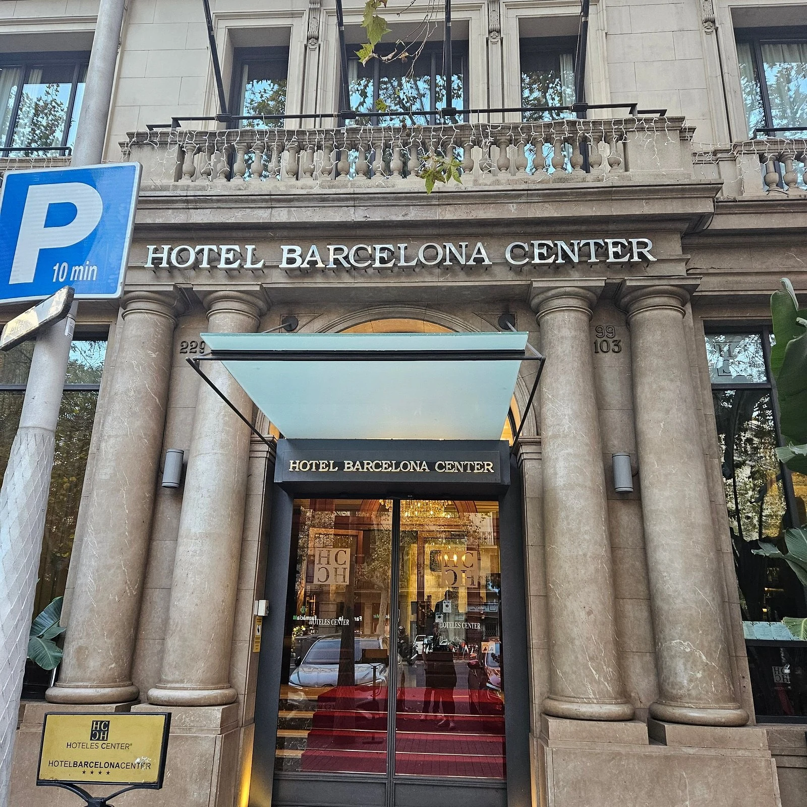نمای ساختمان هتل Hotel Barcelona Center