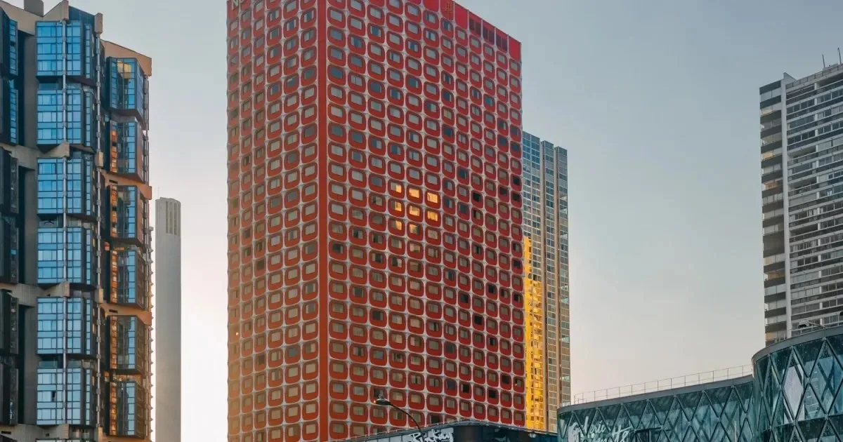 نمای ساختمان هتل Novotel Paris Centre Tour Eiffel