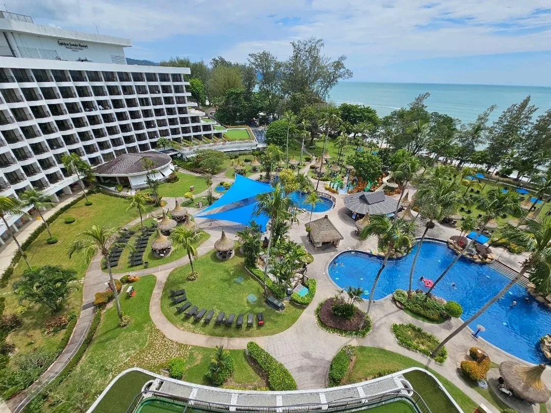 GOLDEN SAND SHANGRILA