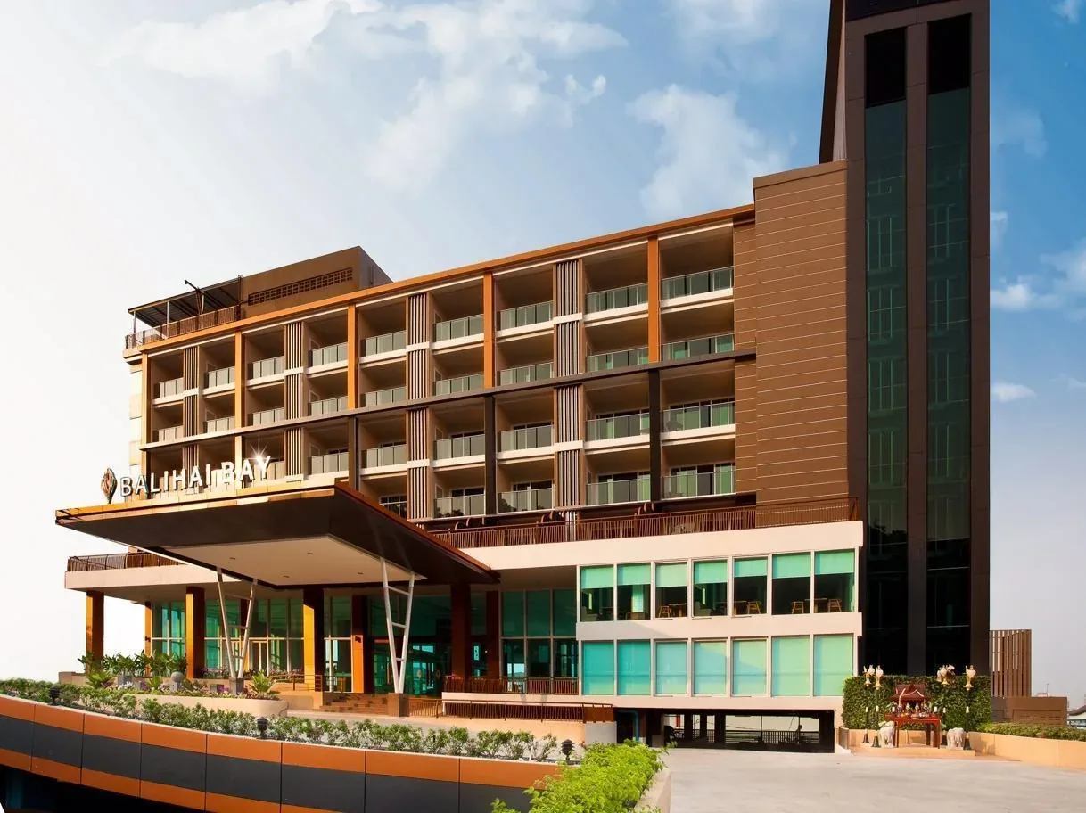 نمای ساختمان هتل Balihai Bay Pattaya
