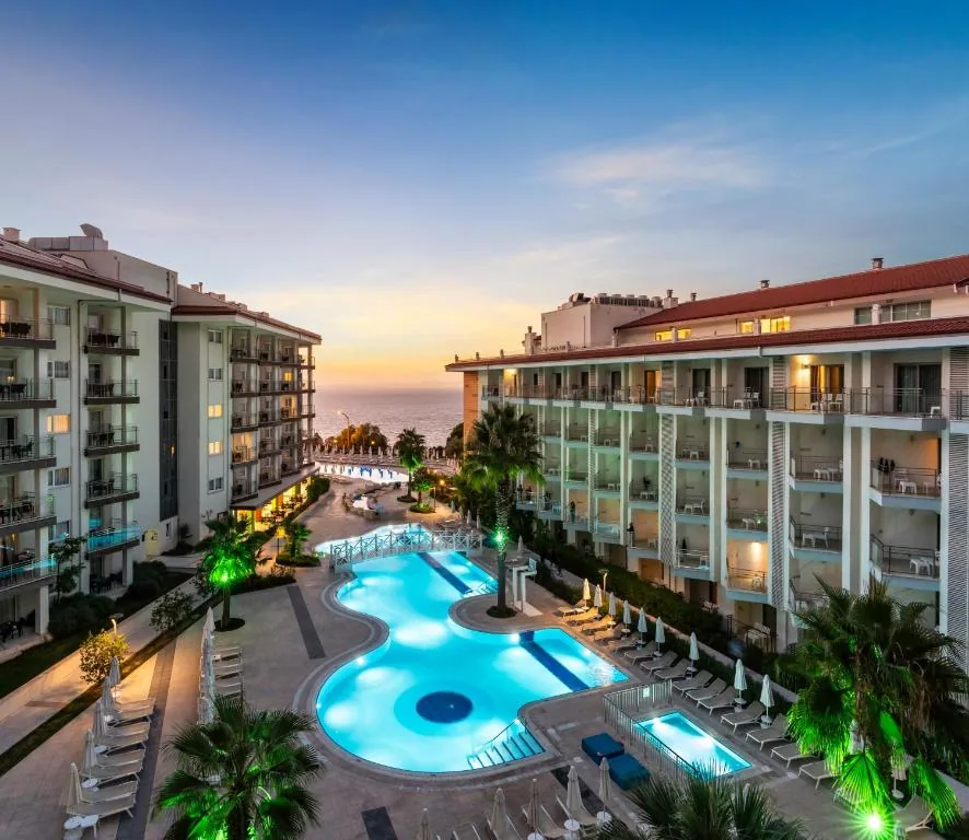 RAMADA HOTELS & SUITE