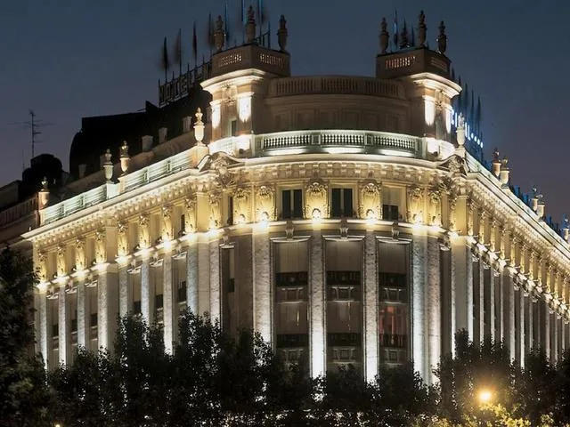 نمای ساختمان هتل NH Madrid Nacional